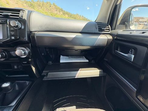 Used 2018 Toyota 4Runner TRD Off-Road AWD/4WD image 27