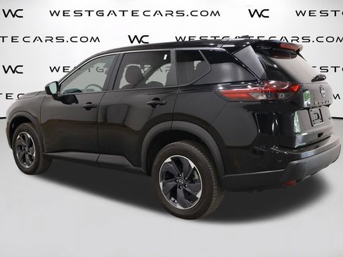Used 2024 Nissan Rogue SV FWD image 5