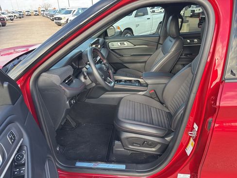 Used 2025 Ford Explorer ST-Line w/ Premium Package image 20