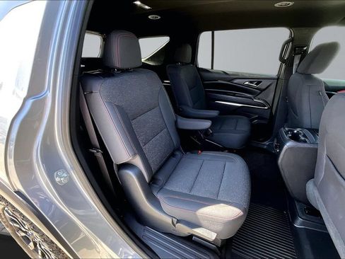 Used 2024 Chevrolet Traverse Z71 w/ LPO, Floor Liner Package AWD/4WD image 18