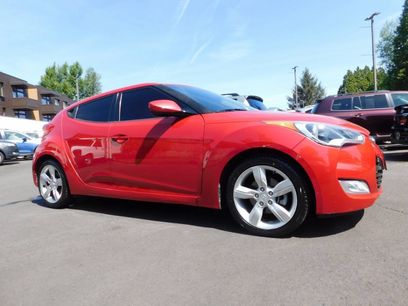 Used 2014 Hyundai Veloster w/ Style Package 02