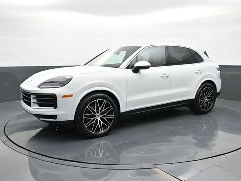 Certified 2025 Porsche Cayenne AWD/4WD image 1