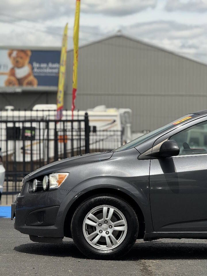 Used 2013 Chevrolet Sonic LT FWD image 17