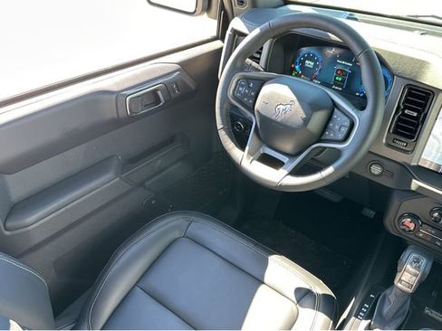 New 2025 Ford Bronco Badlands image 13