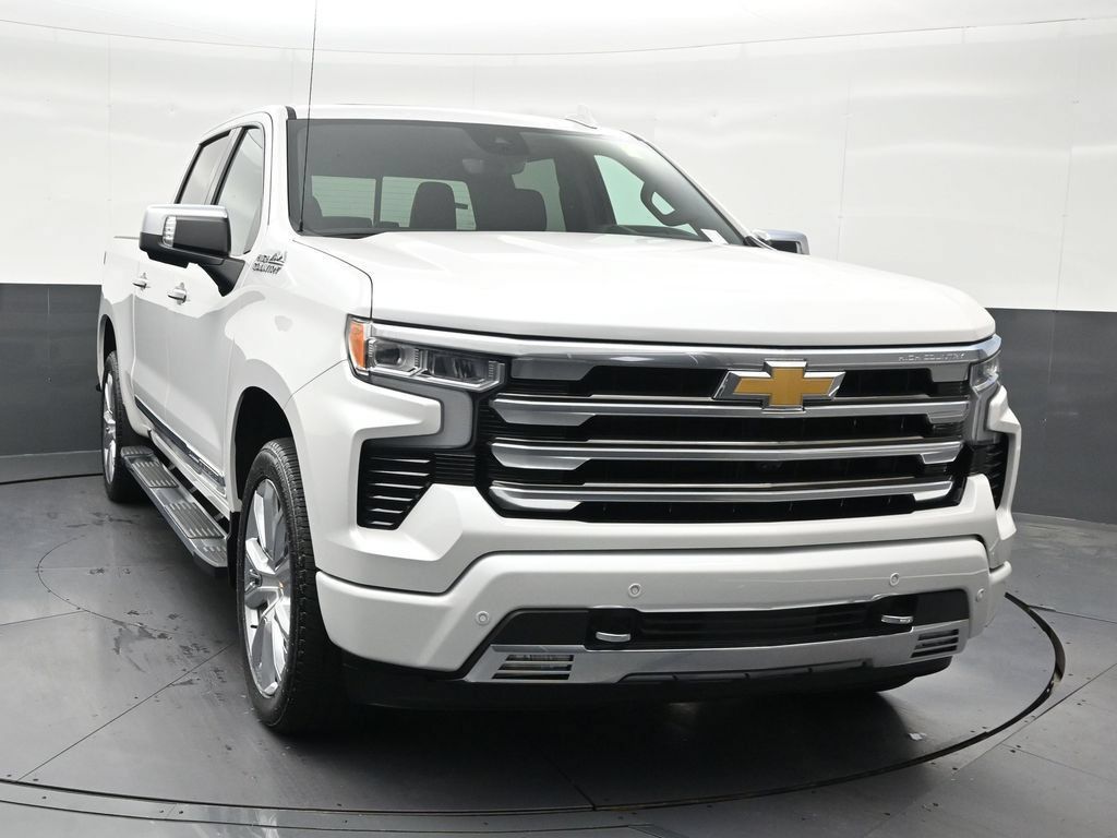 Used 2025 Chevrolet Silverado 1500 High Country w/ High Country Premium Package RWD image 8