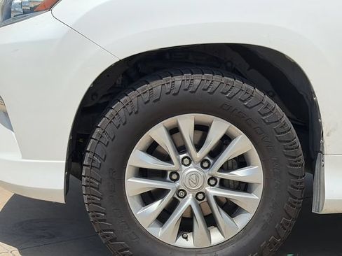 Used 2014 Lexus GX 460 w/ Premium Package AWD/4WD image 5