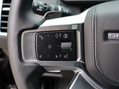 Used 2025 Land Rover Discovery Metropolitan Edition AWD/4WD image 31