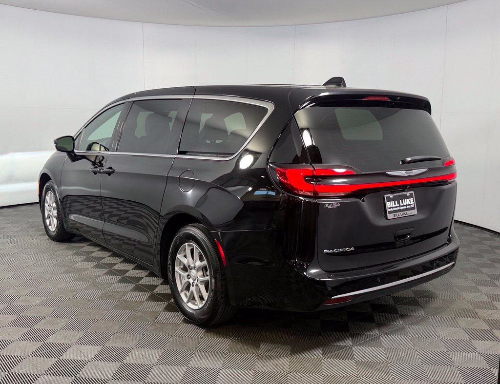 Certified 2026 Chrysler Pacifica Select FWD image 9