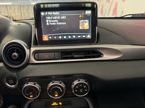 Used 2019 FIAT 124 Spider Classica RWD image 23