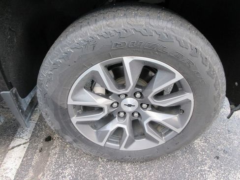 Certified 2021 Chevrolet Silverado 1500 RST AWD/4WD image 10