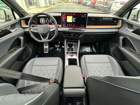 New 2026 Volkswagen Tiguan SEL R-Line AWD/4WD image 28