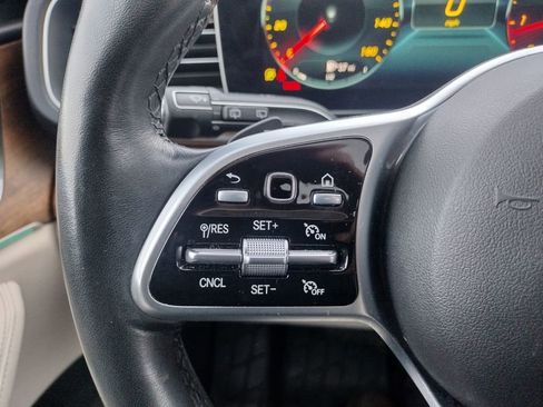 Used 2022 Mercedes-Benz GLE 350 4MATIC w/ Premium Package image 29