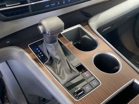 Used 2023 Toyota Sienna LE image 19