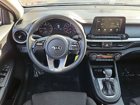 Certified 2019 Kia Forte LXS FWD image 11