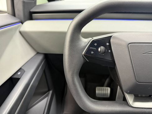Used 2024 Tesla Cybertruck AWD Crew Cab image 25