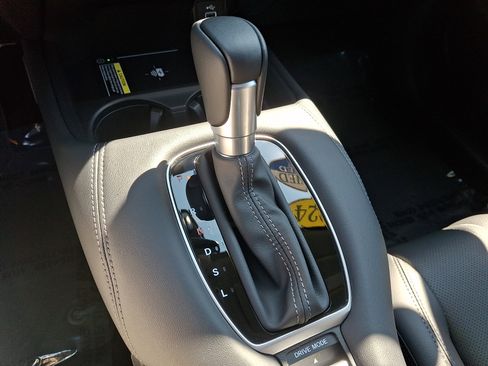 Certified 2024 Honda HR-V EX-L image 15
