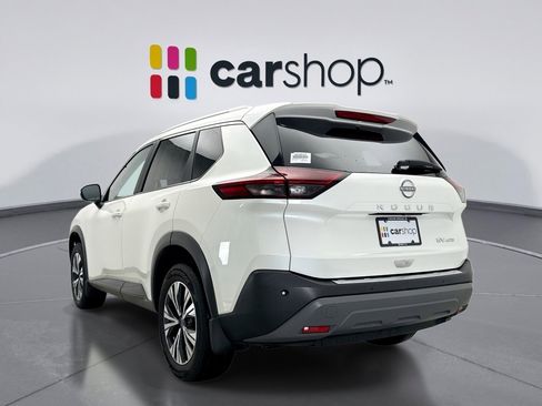 Used 2023 Nissan Rogue SV w/ SV Premium Package image 3