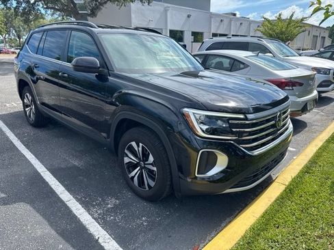 Used 2024 Volkswagen Atlas SE FWD image 4
