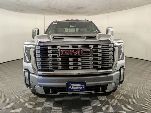 New 2026 GMC Sierra 2500 Denali w/ Denali Reserve Package AWD/4WD image 2