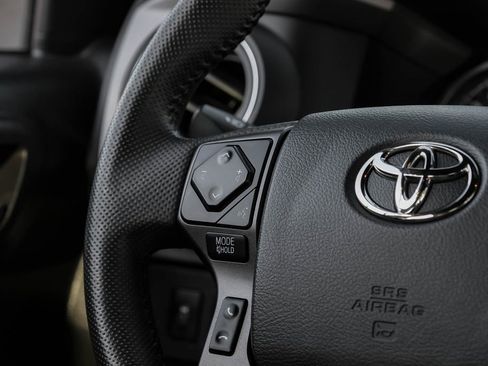 Used 2023 Toyota Tacoma TRD Off-Road image 15