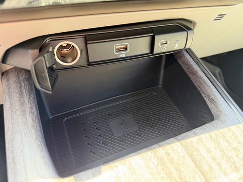 Used 2023 Kia Niro Wave w/ Wave Preserve Package image 30