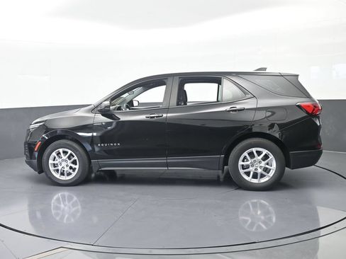 Used 2023 Chevrolet Equinox LS FWD image 3