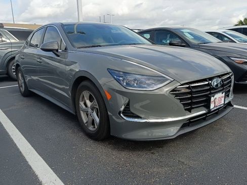 Used 2023 Hyundai Sonata SE FWD image 2