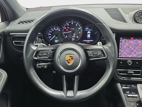 Certified 2023 Porsche Macan AWD/4WD image 13