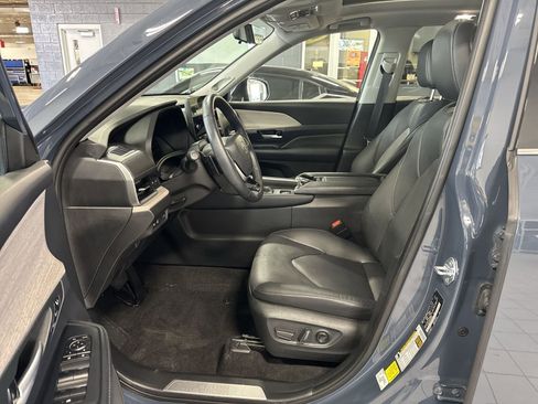 Used 2024 Toyota Grand Highlander Platinum image 10