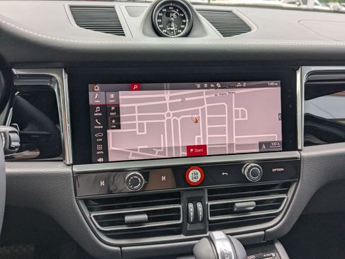 New 2026 Porsche Macan image 17