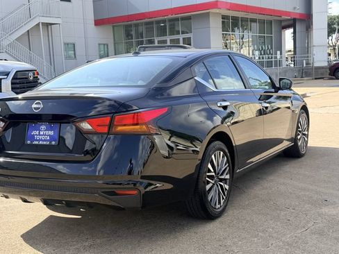 Used 2025 Nissan Altima 2.5 SV FWD image 7