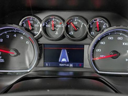 Used 2021 Chevrolet Suburban Z71 w/ Z71 Signature Package AWD/4WD image 30