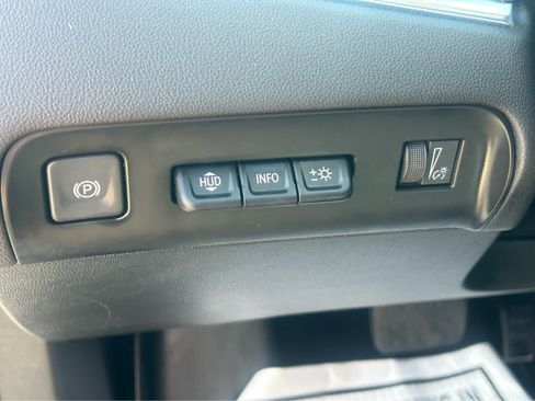 Used 2023 Buick Enclave Premium w/ Experience Buick Package FWD image 27