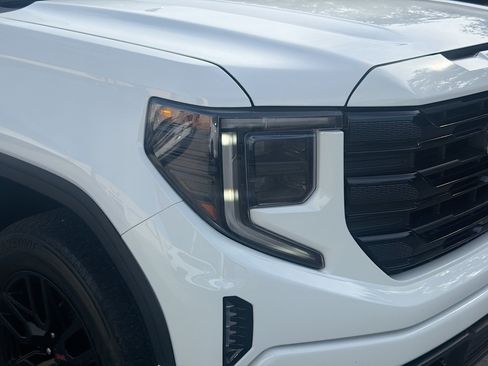 Used 2023 GMC Sierra 1500 Elevation w/ X31 Off-Road Package AWD/4WD image 33