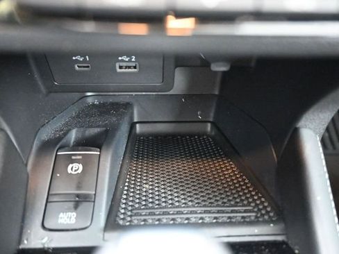 Used 2023 Nissan Kicks SR w/ SR Premium Package image 30