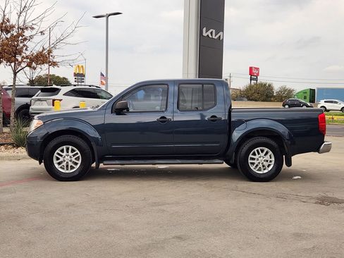 Used 2019 Nissan Frontier SV image 4
