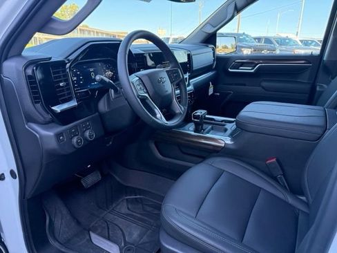 New 2026 Chevrolet Silverado 1500 RST w/ Redline Edition AWD/4WD image 13