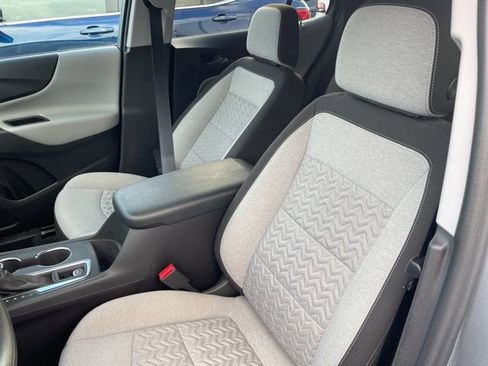 Used 2024 Chevrolet Equinox LS w/ LS Convenience Package image 5