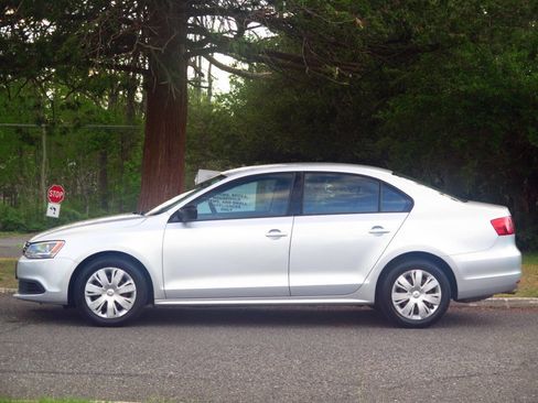 Used 2012 Volkswagen Jetta Sedan FWD image 2