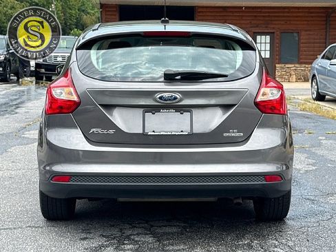 Used 2014 Ford Focus SE w/ Equipment Group 201A FWD image 5