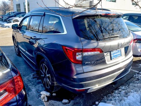 Used 2019 Honda Pilot Touring image 3