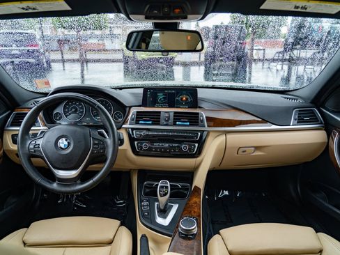 Used 2018 BMW 330i Sedan w/ Premium Package RWD image 21