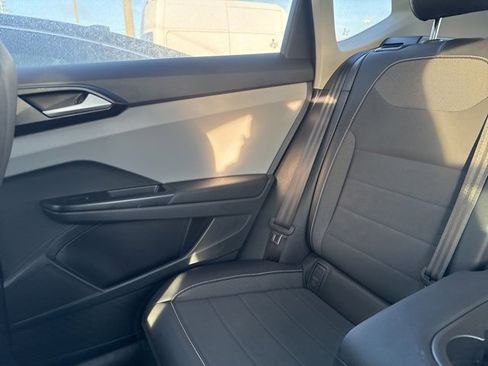 Used 2023 Volkswagen Taos SE image 21