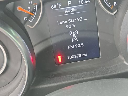 Used 2018 Jeep Wrangler Unlimited Sport image 13