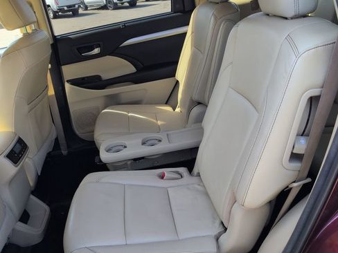 Used 2018 Toyota Highlander XLE AWD/4WD image 57