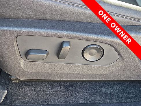 Used 2025 Chevrolet Colorado LT w/ LT Convenience Package image 14