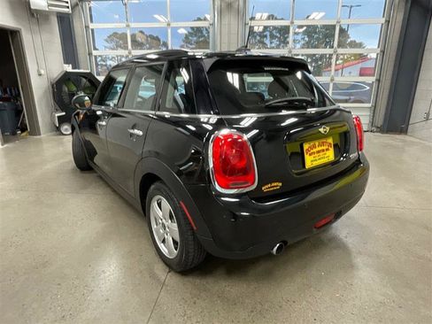 Used 2016 MINI Cooper 4-Door Hardtop image 3