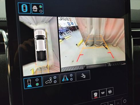 New 2026 GMC Sierra EV Elevation image 32