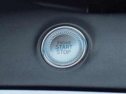 Used 2022 Genesis GV70 2.5T w/ Advanced Package image 10