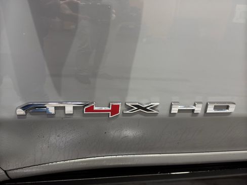 Used 2024 GMC Sierra 2500 AT4X image 13